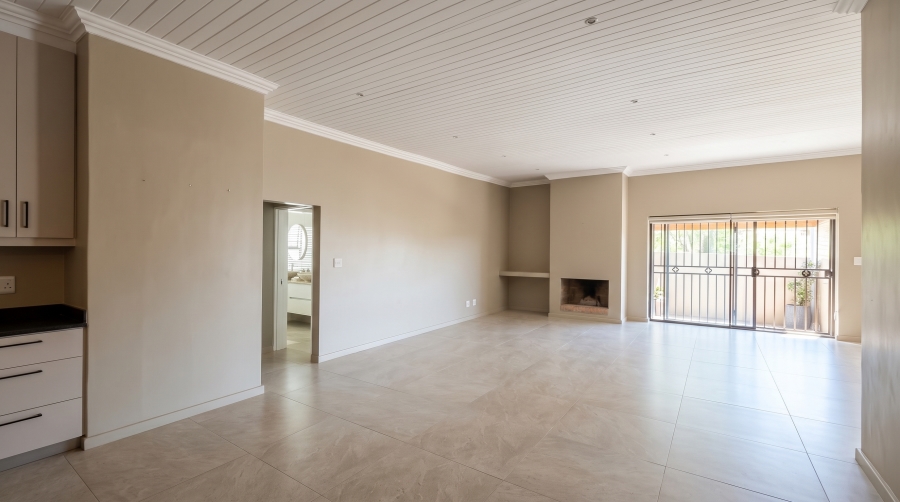 To Let 3 Bedroom Property for Rent in Uitzicht Western Cape